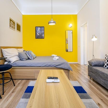 Stylish Yellow Suite In The Heart Of Budapest Ngoại thất bức ảnh