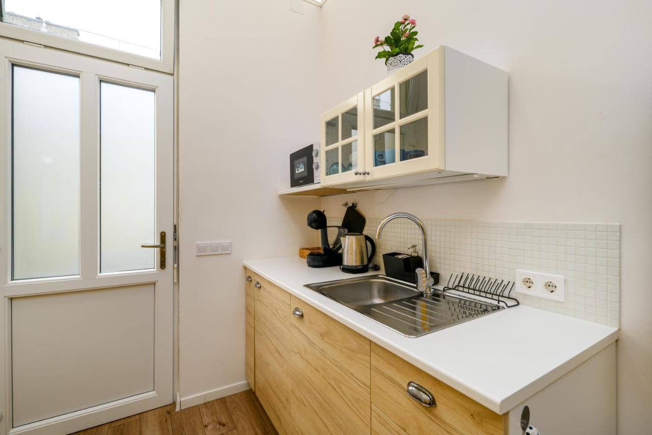 Stylish Yellow Suite In The Heart Of Budapest Ngoại thất bức ảnh