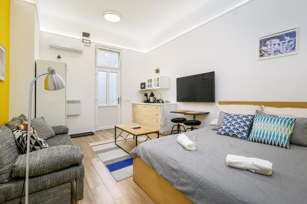 Stylish Yellow Suite In The Heart Of Budapest Ngoại thất bức ảnh