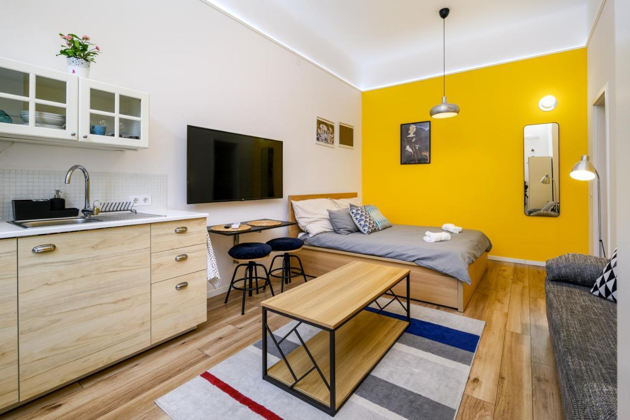 Stylish Yellow Suite In The Heart Of Budapest Ngoại thất bức ảnh