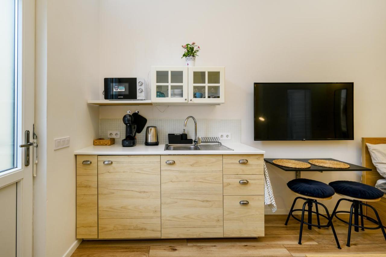 Stylish Yellow Suite In The Heart Of Budapest Ngoại thất bức ảnh